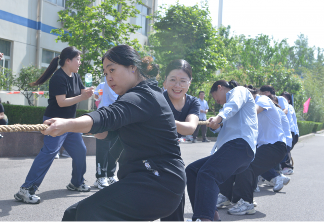 迎五一，展風(fēng)采——新風(fēng)光第二十一屆春季運(yùn)動(dòng)會(huì)召開(kāi)